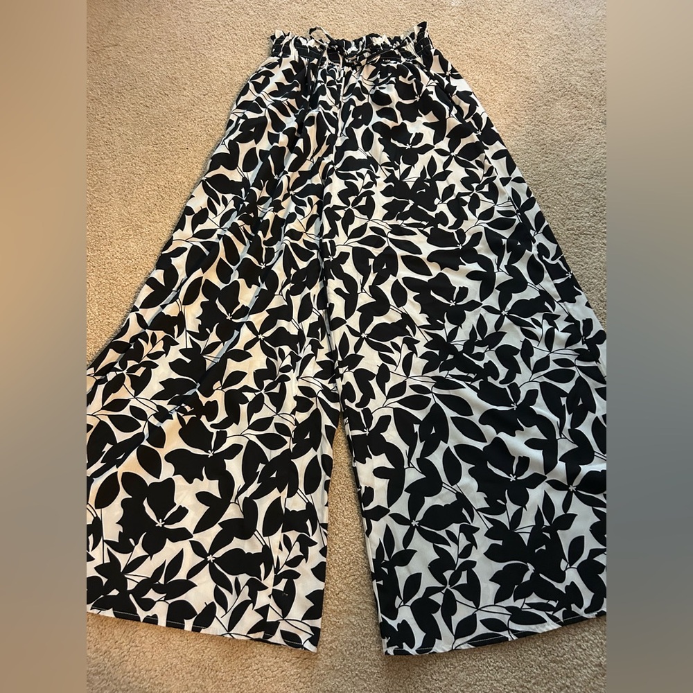 Black and White Floral Women's Pants